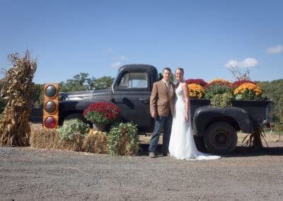 WI-Wedding-International-Pickup-Truck-1950-Photography-Floral-Fall-Rustic