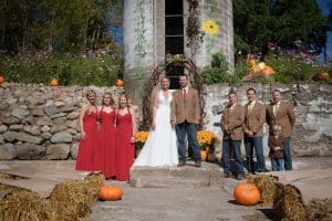 WI-Wedding-SunflowerHill-Country-Chic-Ceremony-Silo-Art