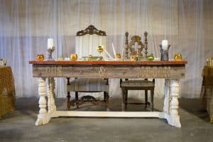 WI-Wedding-SunflowerHill-Head-Table-Feast-Rustic